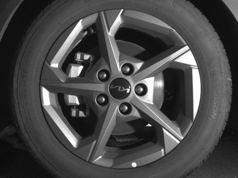 Used 2025 Kia K4 LXS image 12