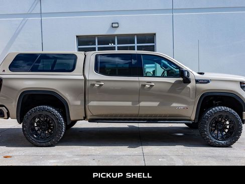 Used 2022 GMC Sierra 1500 AT4 w/ AT4 Premium Package image 11