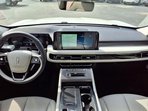 New 2026 Lincoln Aviator 2WD image 12