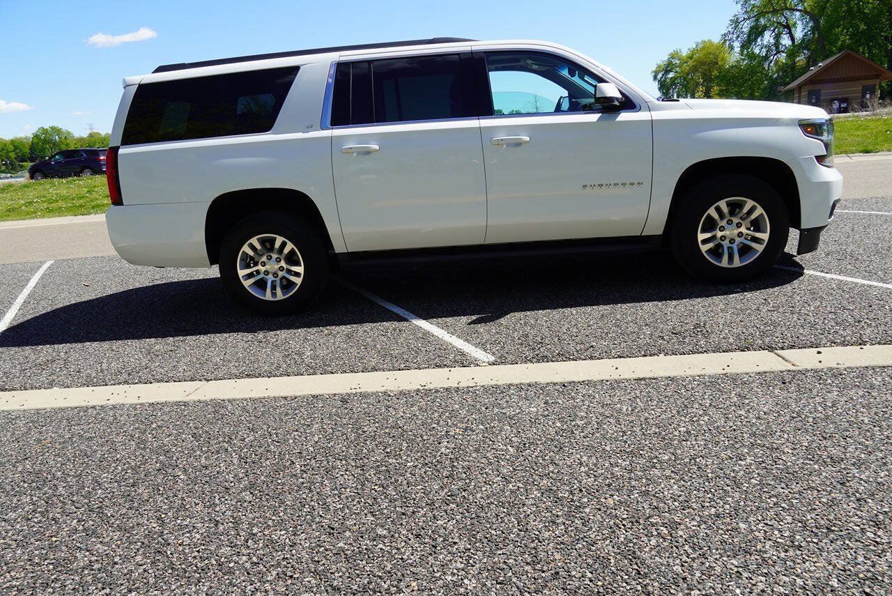 Used 2019 Chevrolet Suburban LT AWD/4WD image 4