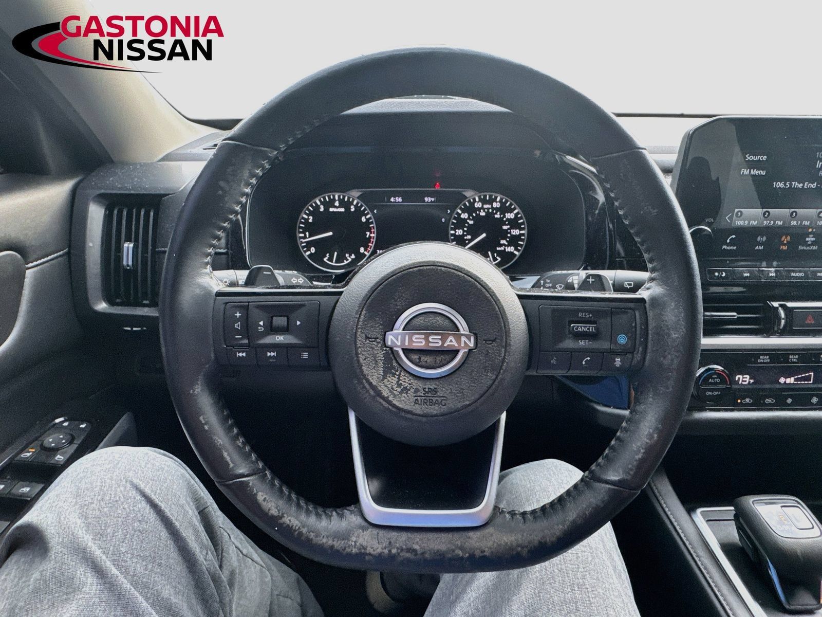 Used 2022 Nissan Pathfinder SL w/ Lighting Package (N92) FWD image 14