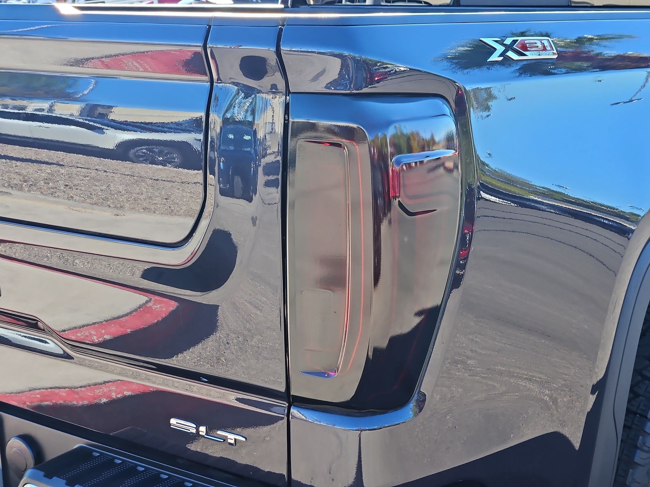 Certified 2023 GMC Sierra 1500 SLT w/ SLT Premium Package AWD/4WD image 11