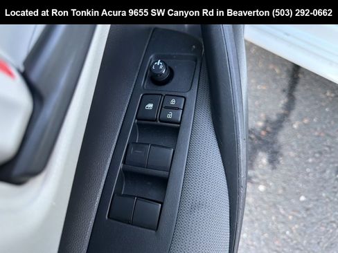 Used 2022 Toyota Corolla LE image 13