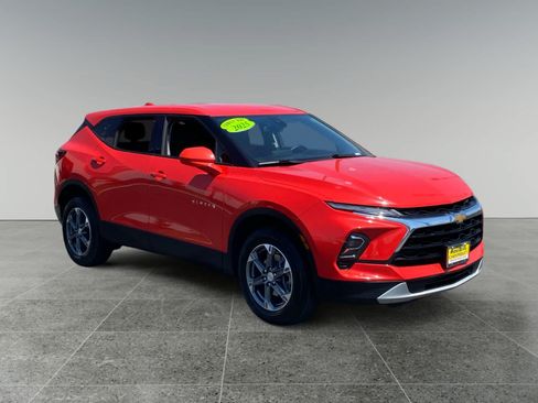 Used 2025 Chevrolet Blazer LT FWD image 7