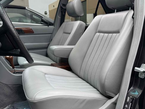 Used 1987 Mercedes-Benz 300 D Turbo image 41