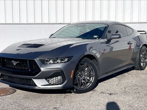 Used 2025 Ford Mustang GT image 2