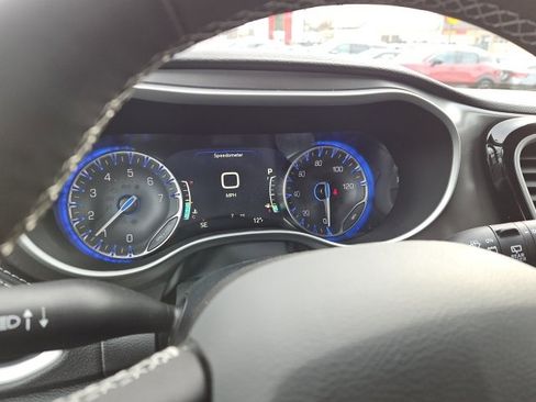 New 2026 Chrysler Pacifica Select image 31