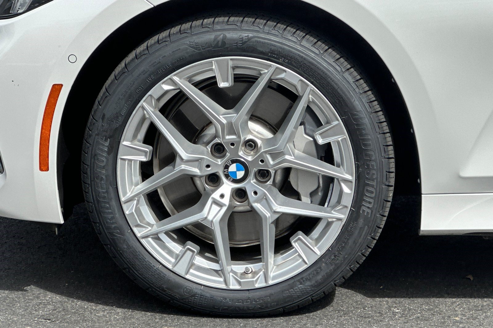 Used 2025 BMW 330i xDrive Sedan w/ Premium Package AWD/4WD image 37