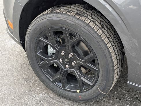 New 2026 Ford Maverick Lobo AWD/4WD image 11