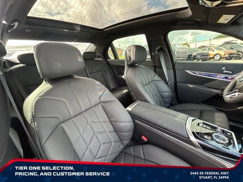 Used 2025 BMW 740i w/ Premium Package RWD image 15