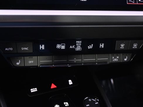 Used 2022 Audi Q4 e-tron Premium w/ Convenience Package image 31