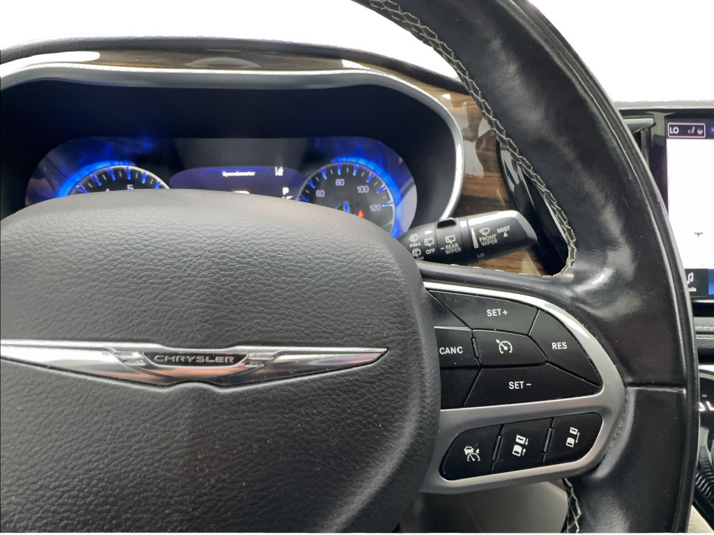 Used 2022 Chrysler Pacifica Limited FWD image 40