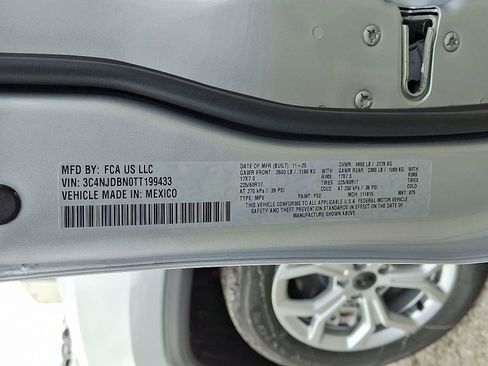 New 2026 Jeep Compass Latitude image 12