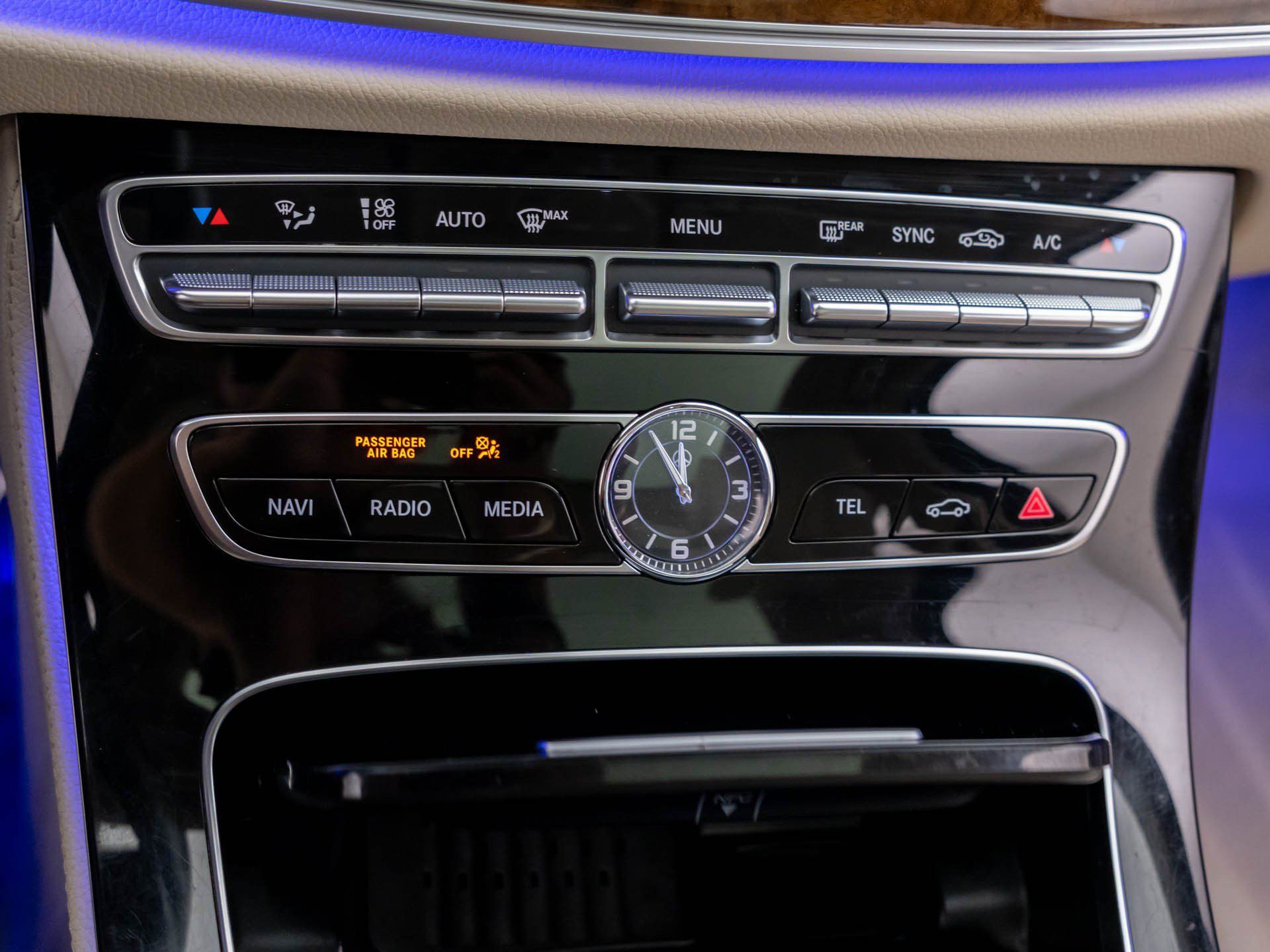 Used 2017 Mercedes-Benz E 400 4MATIC Wagon image 19