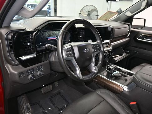 Used 2023 Chevrolet Silverado 1500 LT Trail Boss w/ LT Trail Boss Premium Package image 10