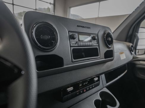 New 2025 Mercedes-Benz Sprinter 3500 image 32