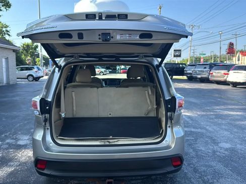 Used 2015 Toyota Highlander XLE AWD/4WD image 19