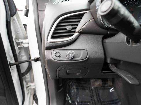 Used 2017 Chevrolet Trax LT w/ LT Convenience Package image 11