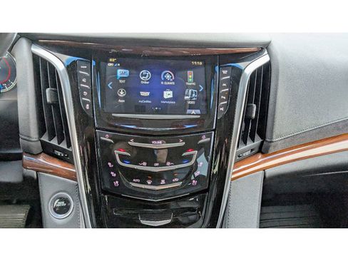 Used 2019 Cadillac Escalade Luxury image 29