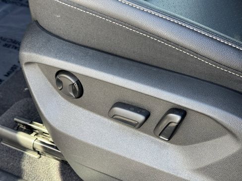 Certified 2023 Volkswagen Atlas SE image 18