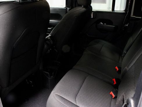 Used 2022 Jeep Wrangler Unlimited Sport AWD/4WD image 19