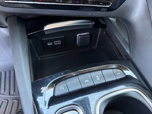 Used 2023 Buick Envision Essence FWD image 21