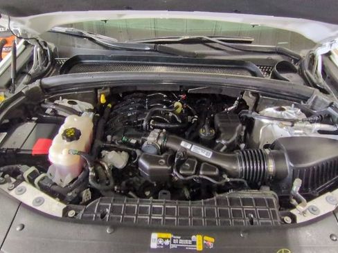 Used 2023 Jeep Grand Cherokee Altitude AWD/4WD image 18