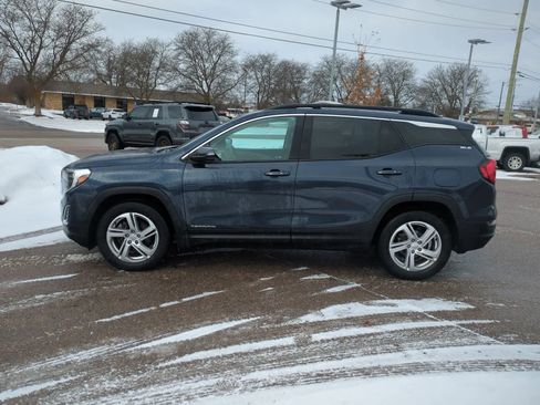 Used 2019 GMC Terrain SLE w/ Driver Convenience Package image 5