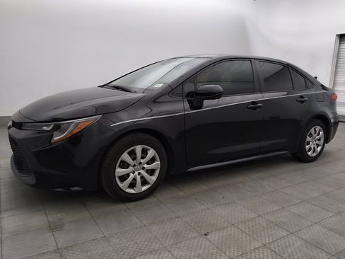 Used 2022 Toyota Corolla LE FWD image 2
