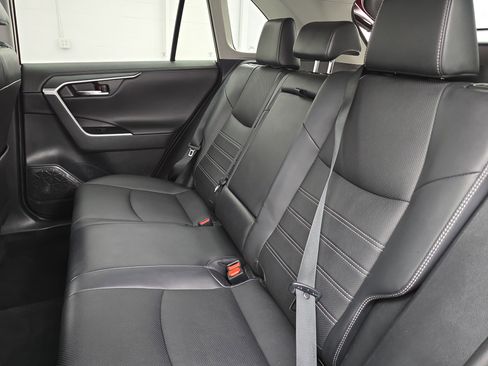 Used 2022 Toyota RAV4 Limited image 14