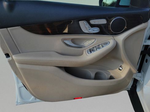 Certified 2022 Mercedes-Benz GLC 300 image 20