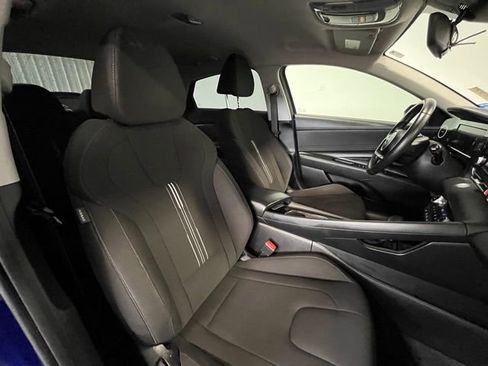 Used 2021 Hyundai Elantra SEL w/ Convenience Package FWD image 9