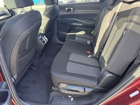 Certified 2025 Kia Sorento LX image 11