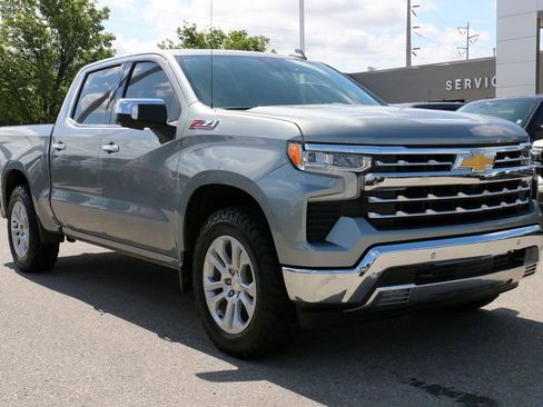 Used 2025 Chevrolet Silverado 1500 LTZ w/ LTZ Premium Package AWD/4WD image 4
