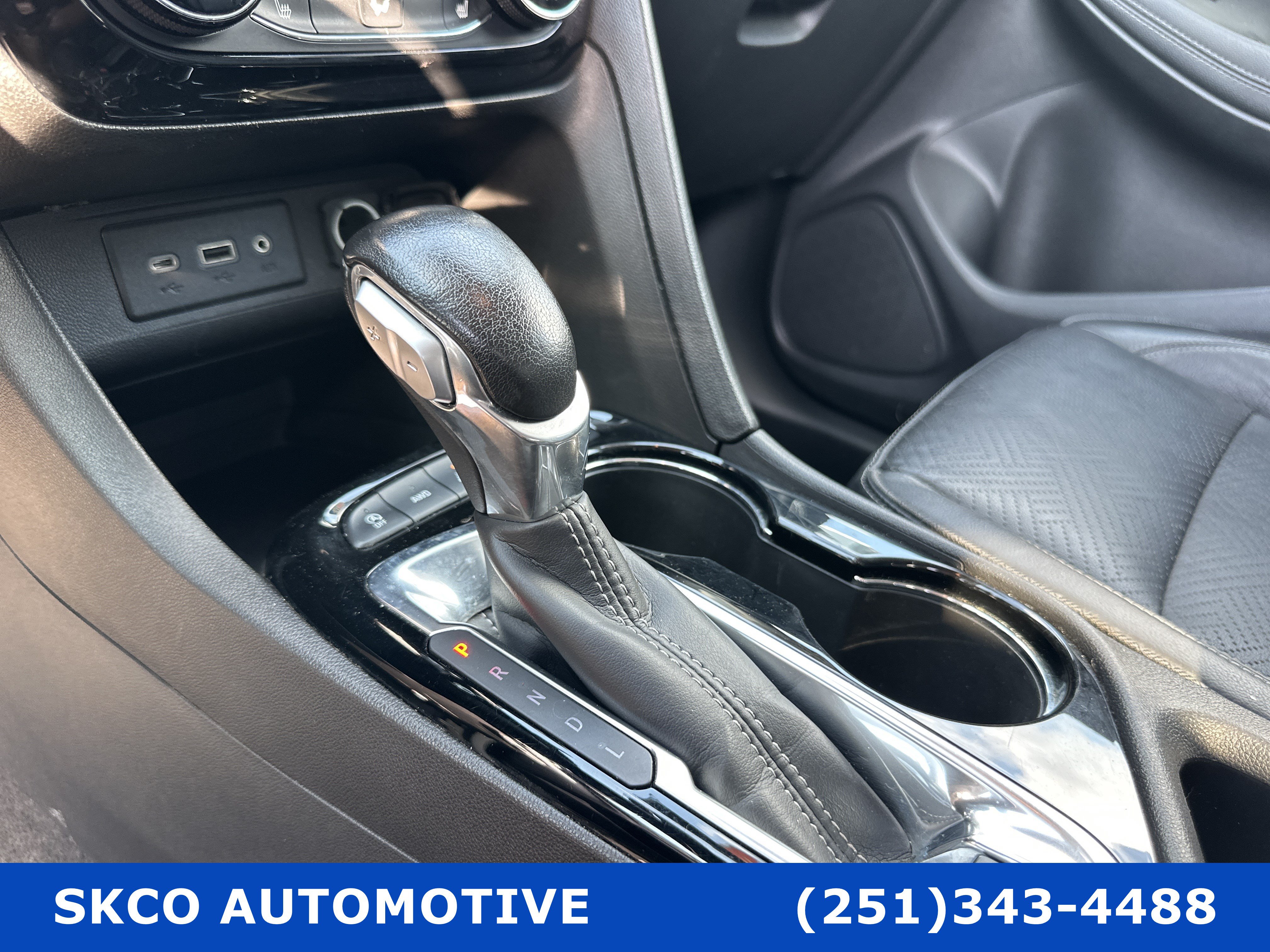 Used 2021 Buick Encore GX Essence w/ Experience Buick Package AWD/4WD image 22