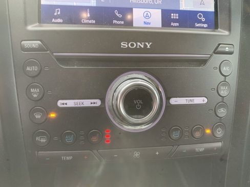 Used 2019 Ford Fusion Titanium image 22