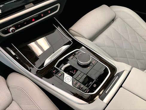 Used 2024 BMW X5 sDrive40i w/ Premium Package RWD image 16