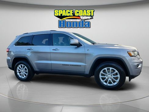 Used 2021 Jeep Grand Cherokee Laredo AWD/4WD image 12