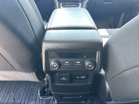 Used 2023 GMC Acadia SLE w/ Driver Convenience Package FWD image 14