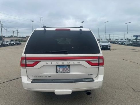 Used 2017 Lincoln Navigator L Select RWD image 3