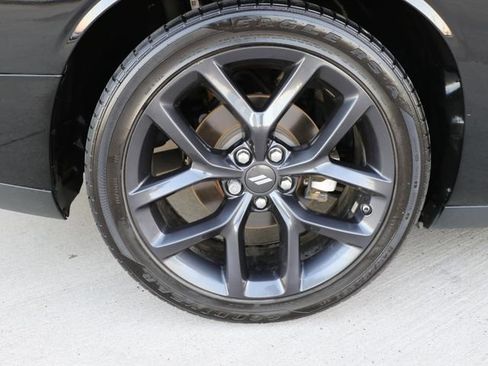 Used 2022 Dodge Challenger R/T w/ Blacktop Package image 7