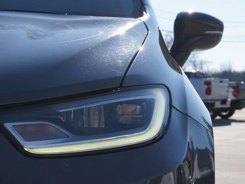 Used 2021 Chrysler Pacifica Touring-L image 10