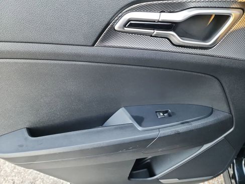 Used 2024 Kia Sportage LX image 35