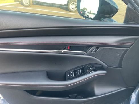 Used 2024 MAZDA MAZDA3 s image 17