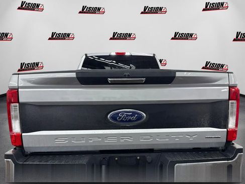 Used 2017 Ford F250 XLT w/ XLT Premium Package image 6