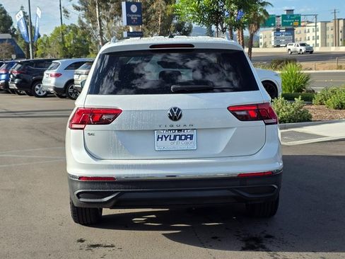 Used 2023 Volkswagen Tiguan SE image 6