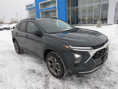 New 2026 Chevrolet Trax LT w/ Driver Confidence Package image 2