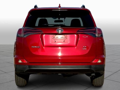 Used 2016 Toyota RAV4 LE AWD/4WD image 5