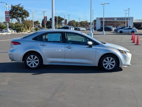 Used 2023 Toyota Corolla LE image 4