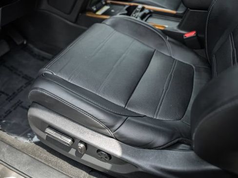 Used 2020 Honda CR-V Touring image 30